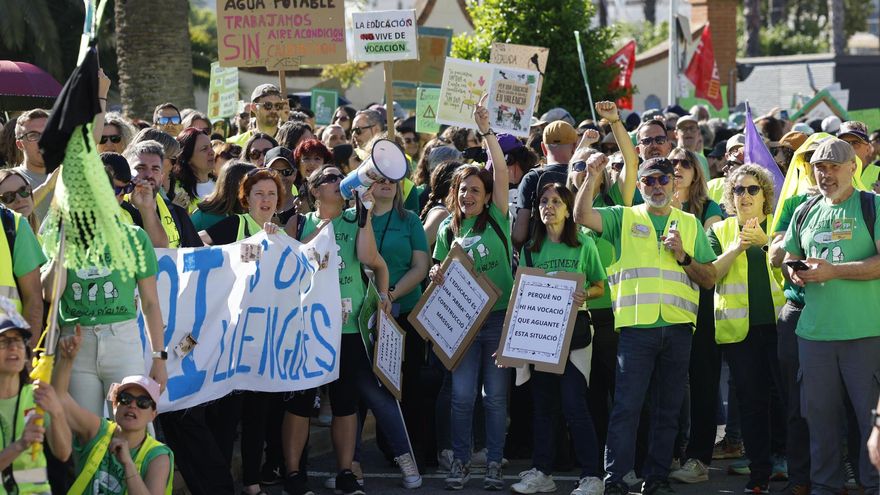 Cientos de profesores de segundo de Bachillerato se organizan para retrasar la PAU de junio y presionar a la Generalitat