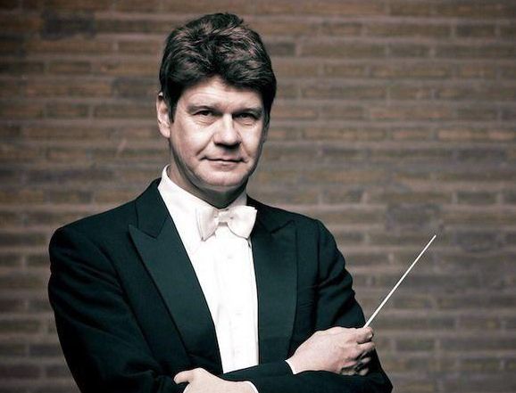 Tobias Gossman tampoco logró la homologación de su título en la Universidad de Viena