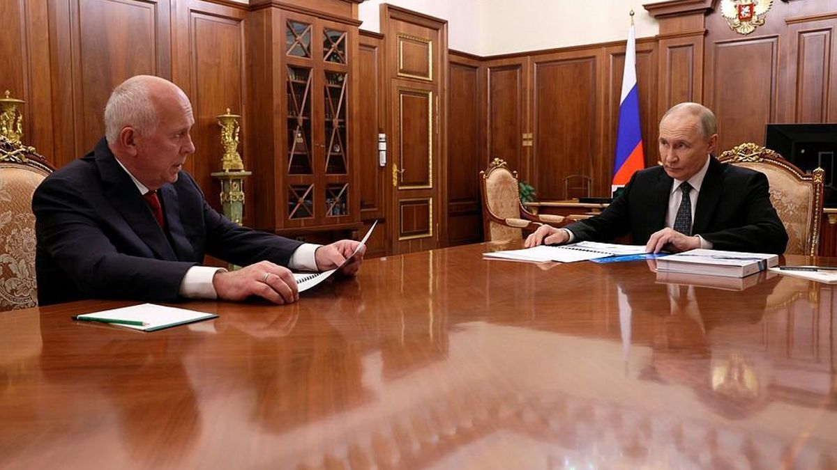 Reunión entre Sergei Chemezov y Vladímir Putin en el Kremlin en junio de 2025.