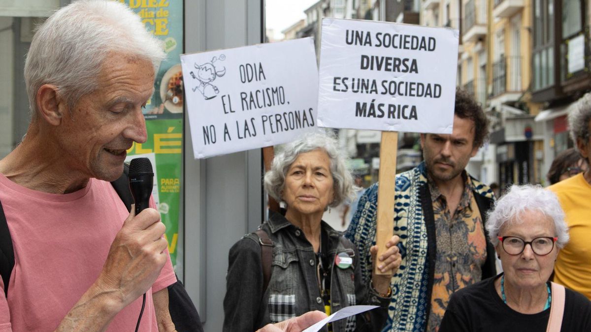 Lectura del manifiesto en el Día mundial de las personas refugiadas, en Santander.
