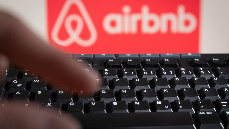La Justicia ordena a Airbnb eliminar 5.800 anuncios ilegales de pisos turísticos