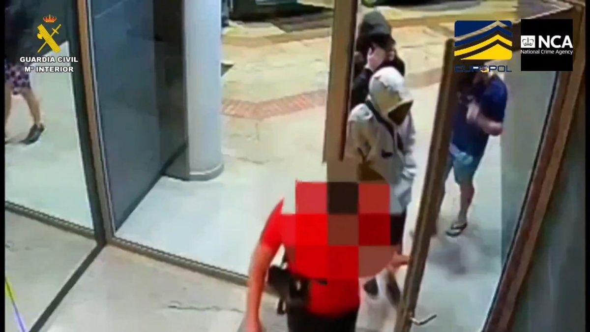 Imágenes de las personas que participaron en el asalto a un furgón policial.