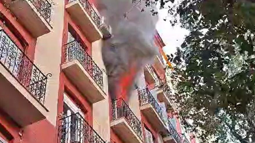 Un anciano muere en el incendio de su casa en Chamberí