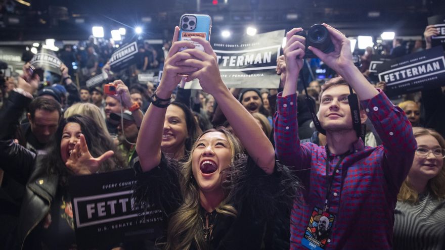 Júbilo entre los partidarios del nuevo senador demócrata de Pennsylvania, John Fetterman.