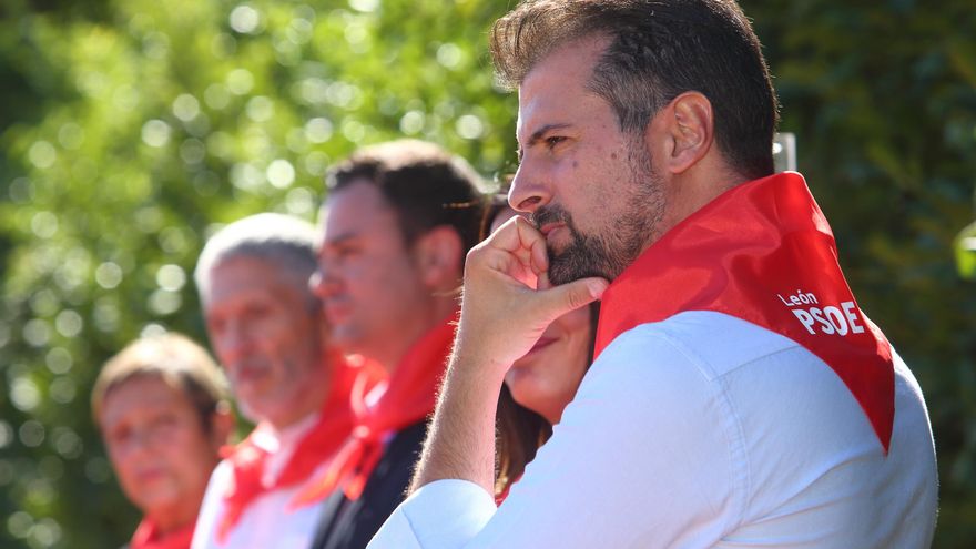 El líder socialista en Castilla y León, Luis Tudanca, en la Fiesta de la Rosa del PSOE de Ponferrada