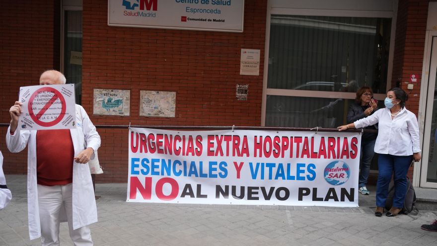 Sanitarios protestan en el estreno del centro de urgencias de Espronceda