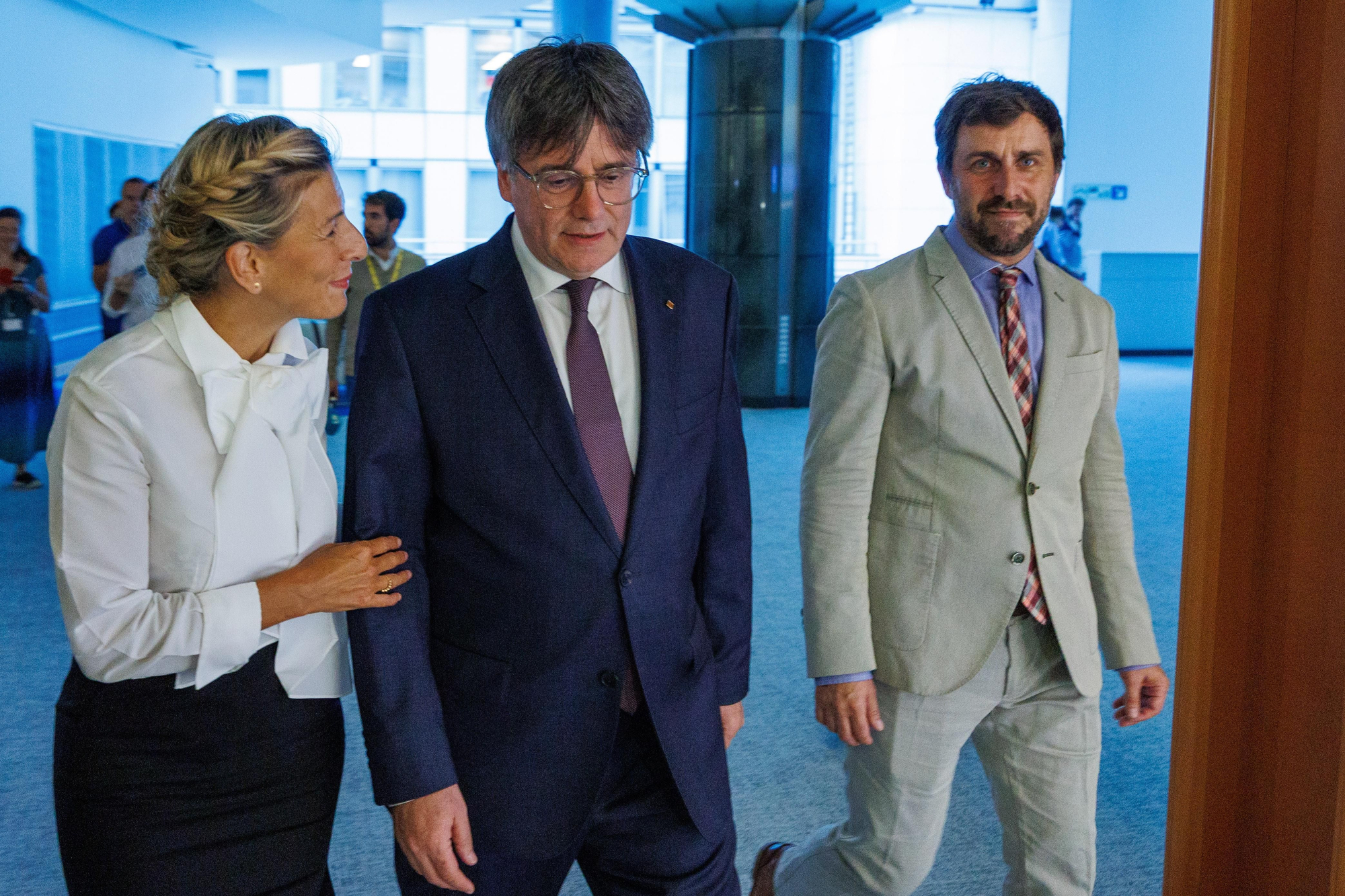 Yolanda Díaz y Carles Puigdemont antes de su reunión en Bruselas.