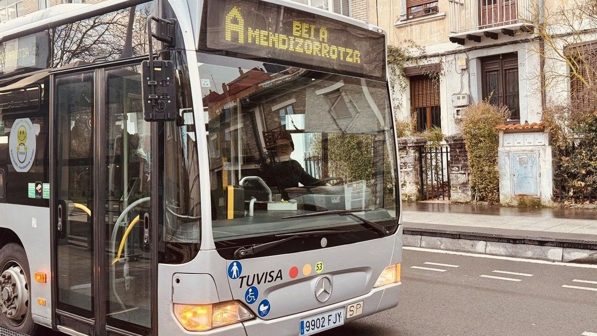 Vitoria sigue sacando en 2026 unidades diésel de 20 años para hacer servicios del bus eléctrico inteligente