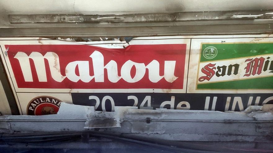 Anuncios Metro Cuatro Caminos - cerveza