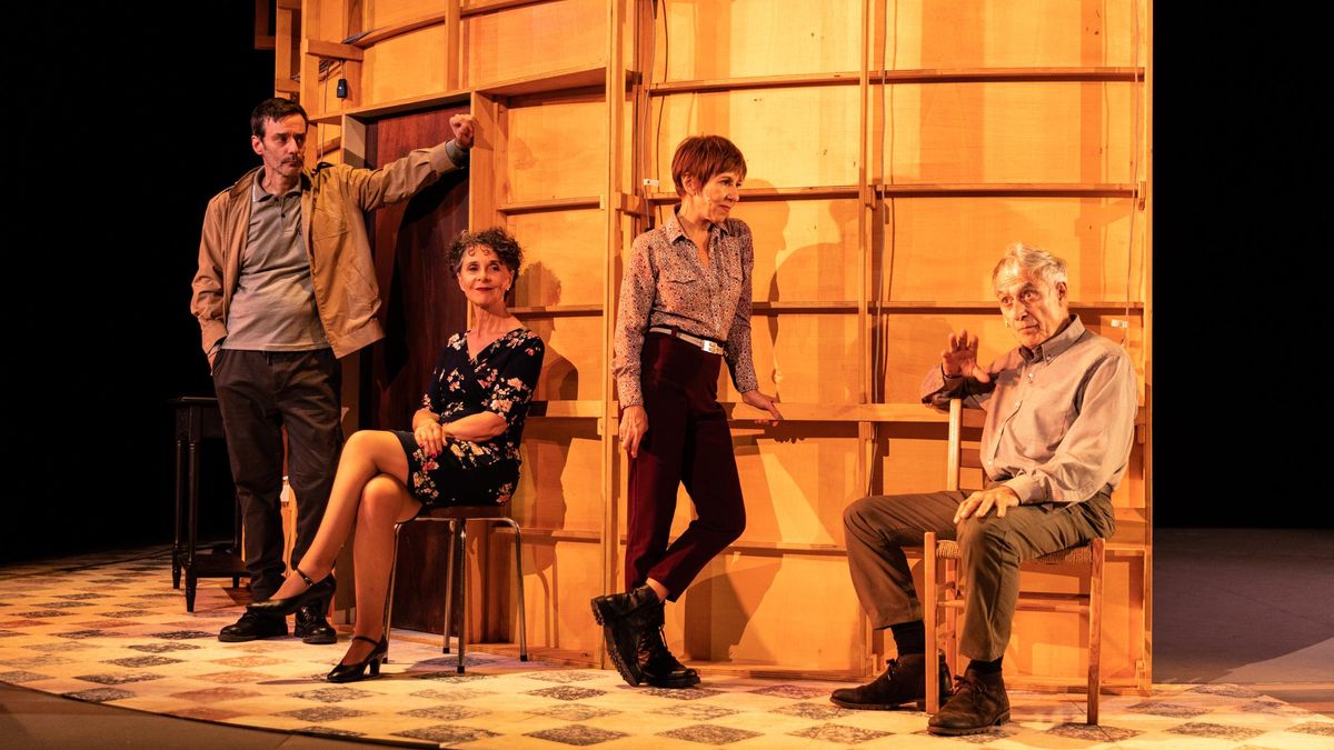 La pieza teatral "La obra" fue estrenada en Europa y a finales de junio llegará al Teatro Alvear de Buenos Aires.