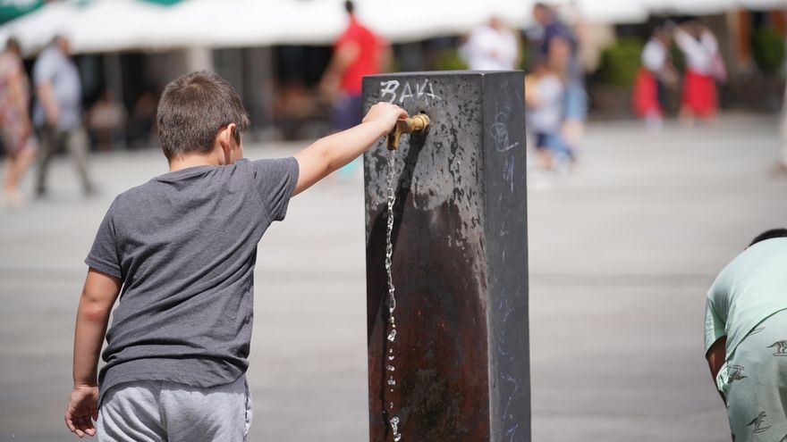 Euskadi activa la máxima alerta por calor para este miércoles con temperaturas de hasta 45 grados