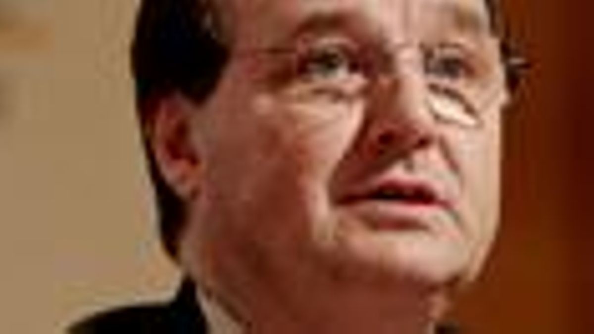 Carlotti: "No entiendo por qué Competencia aceptó el compromiso de Tele 5, y el nuestro, no"