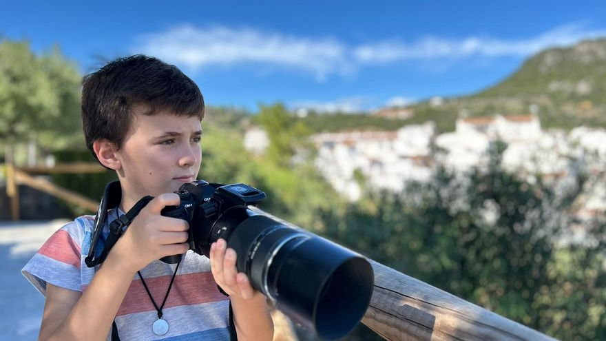 Un fotógrafo con más premios que años: de Ubrique, inmortaliza aves y tiene solo nueve años