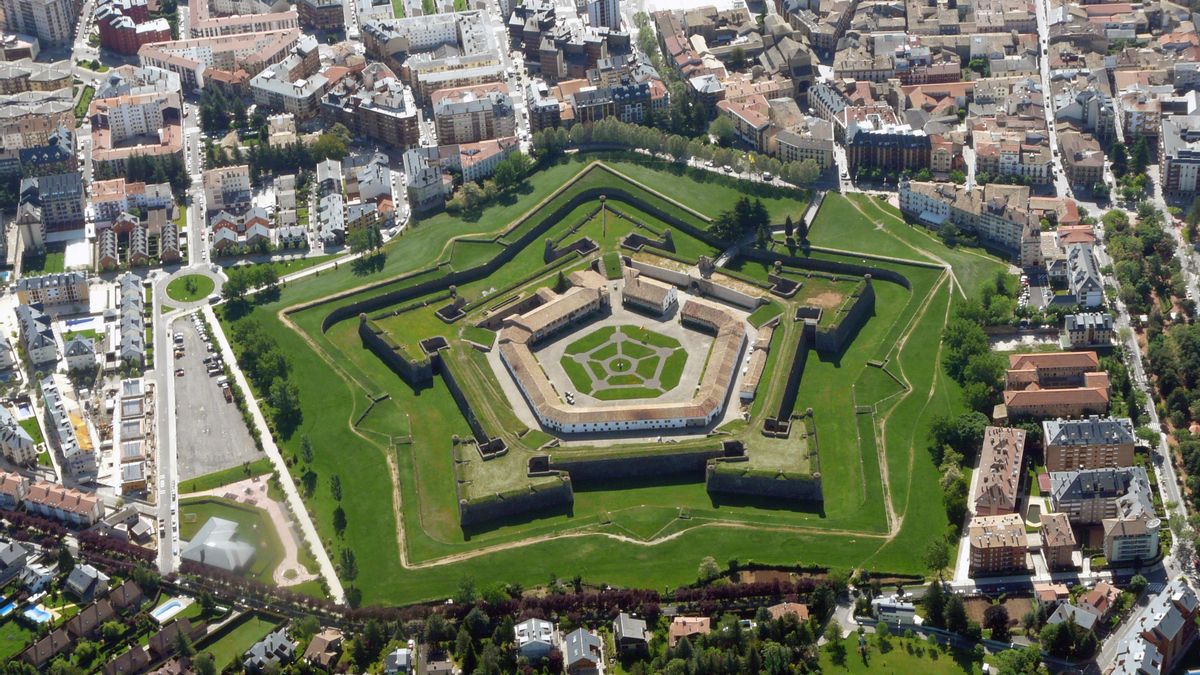 La escapada invernal por excelencia: a las puertas del Pirineo aragonés, rodeada de naturaleza y repleta de patrimonio cultural