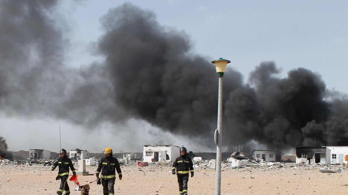 Intervención de los guías caninos en la explosión de Pirotecnia Zaragozana en 2015.
