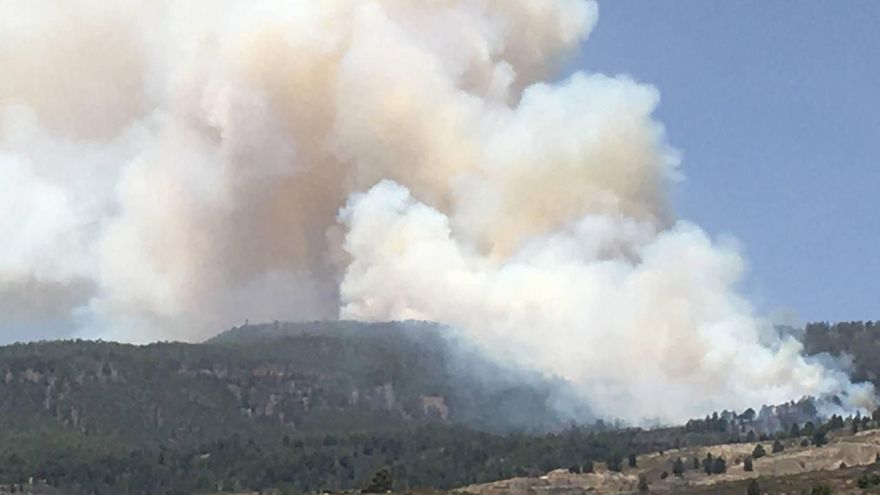 Columna de humo en el incendio del barranco de Chajaña