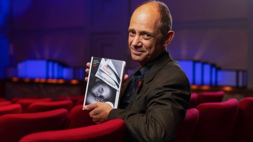 El surafricano Damon Galgut, ganador del Booker de novela por 'The Promise'