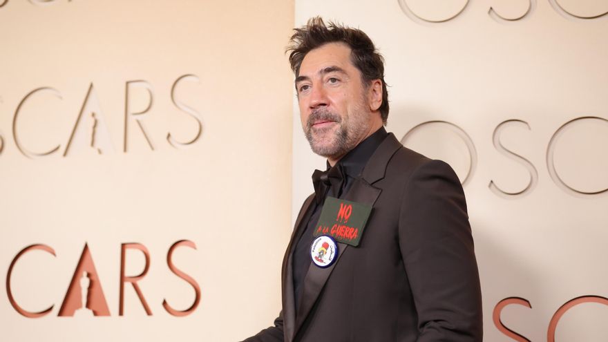 Javier Bardem posa en la alfombra roja de los Oscar
