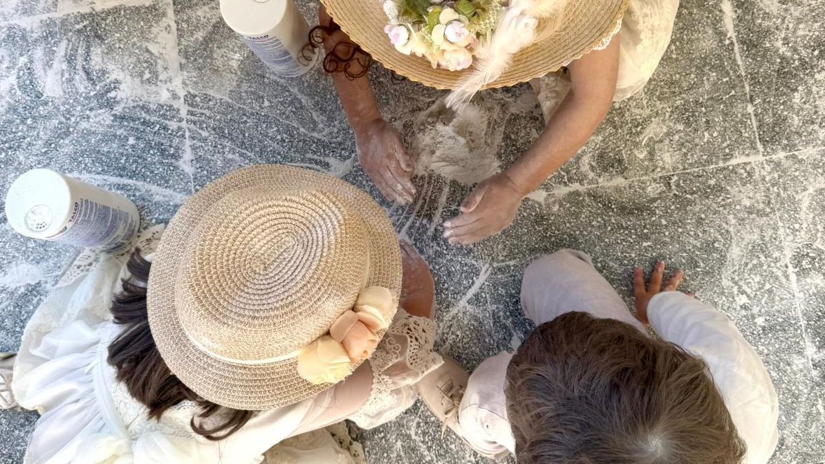 Los Indianitos conquistan Santa Cruz de La Palma y tiñen de blanco la plaza de La Alameda