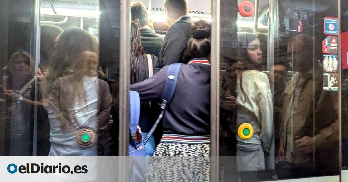 Crónica de una sardina en lata que viaja en hora punta por el Metro de Madrid: “Es la pesadilla de un claustrofóbico”