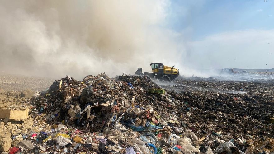 Controlado el incendio del vertedero del Lobatón