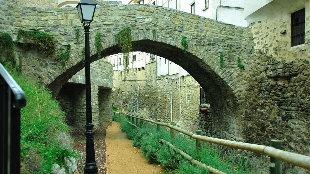 Soto en Cameros, puente de piedra medieval