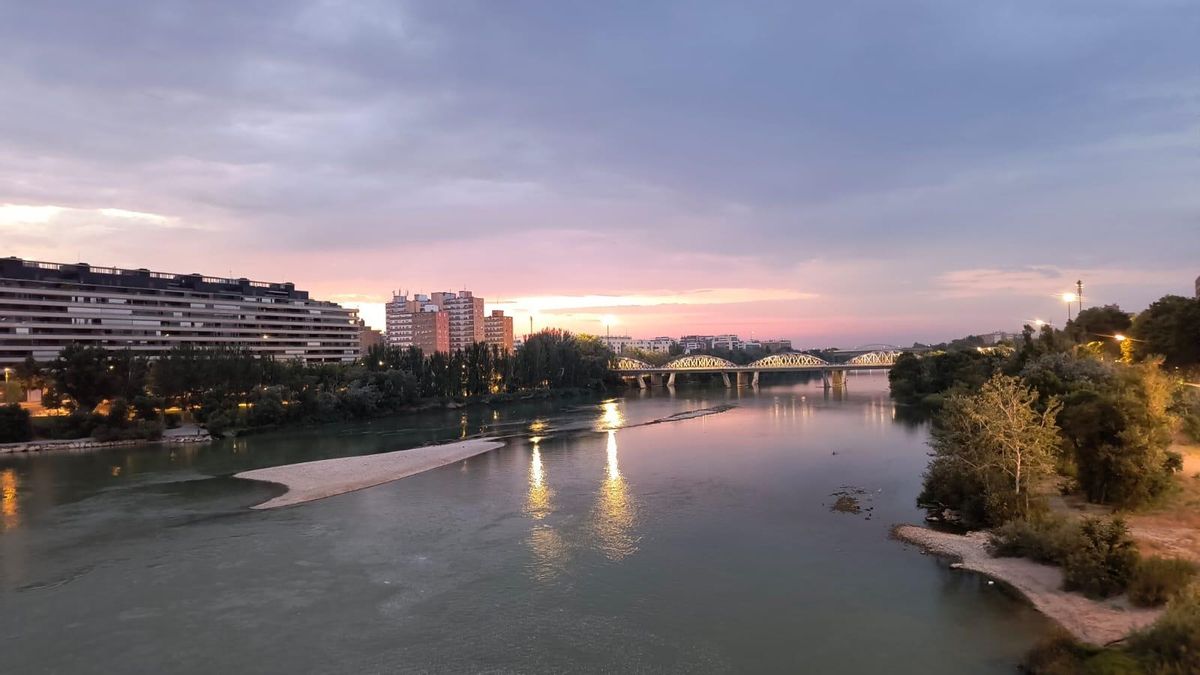 Amanecer del 2 de julio sobre el Ebro.