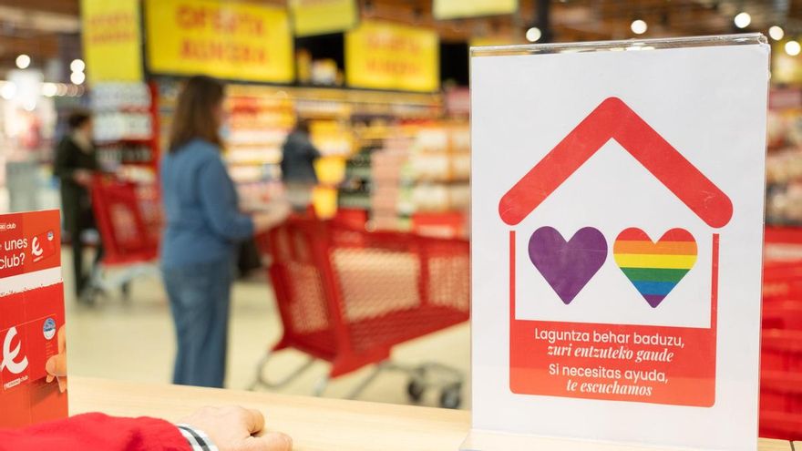 EROSKI activa un protocolo en sus tiendas, Puntos Refugio ante agresiones machistas y al colectivo LGTBI+