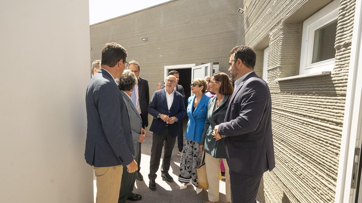La Zona Industrial de Arinaga (Ecoaga), en Gran Canaria, ha inaugurado este miércoles el primer edificio construido íntegramente mediante tecnología de impresión 3D en Canarias.