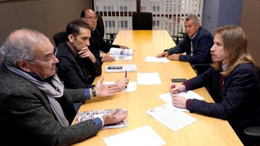 Pablo Fernández, secretario general de Podemos Castilla y León, se reunió con los sindicatos CCOO y UGT. / Miriam Chacón / ICAL