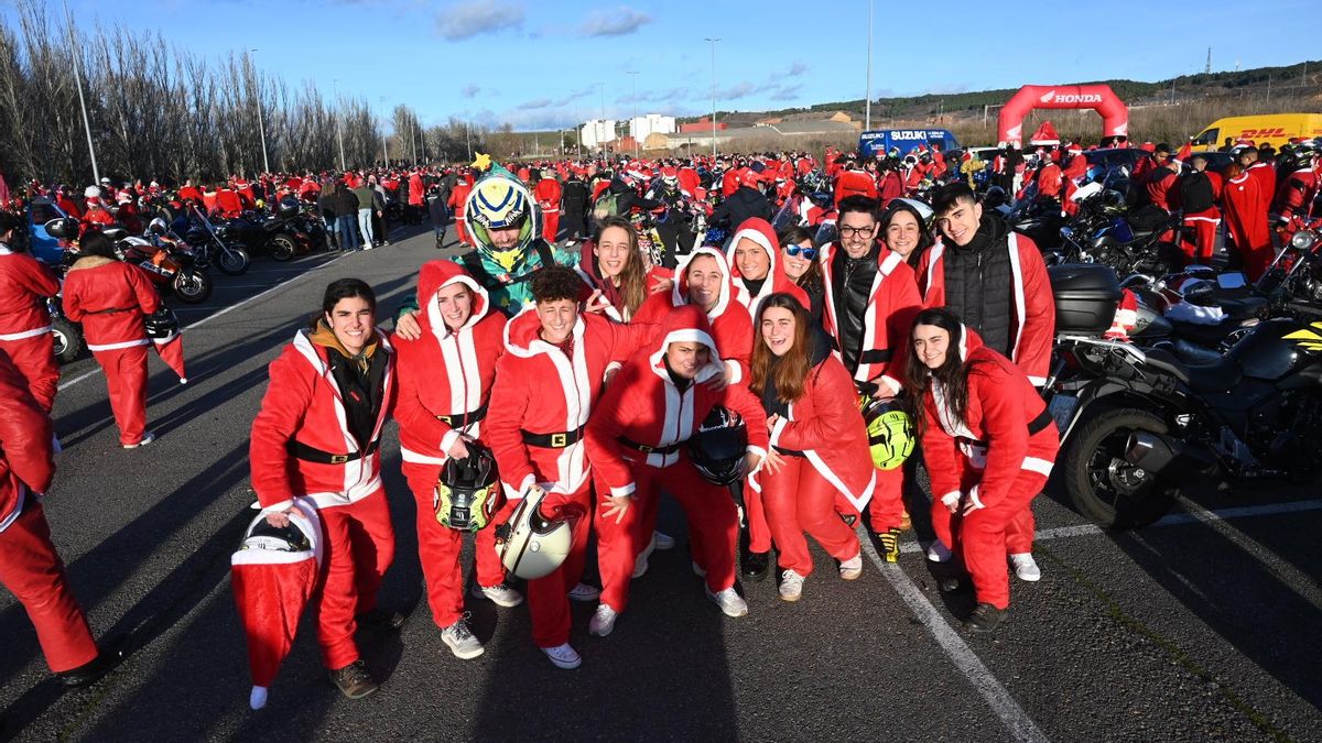 Papanoelada motera, masiva y solidaria en la Navidad de León