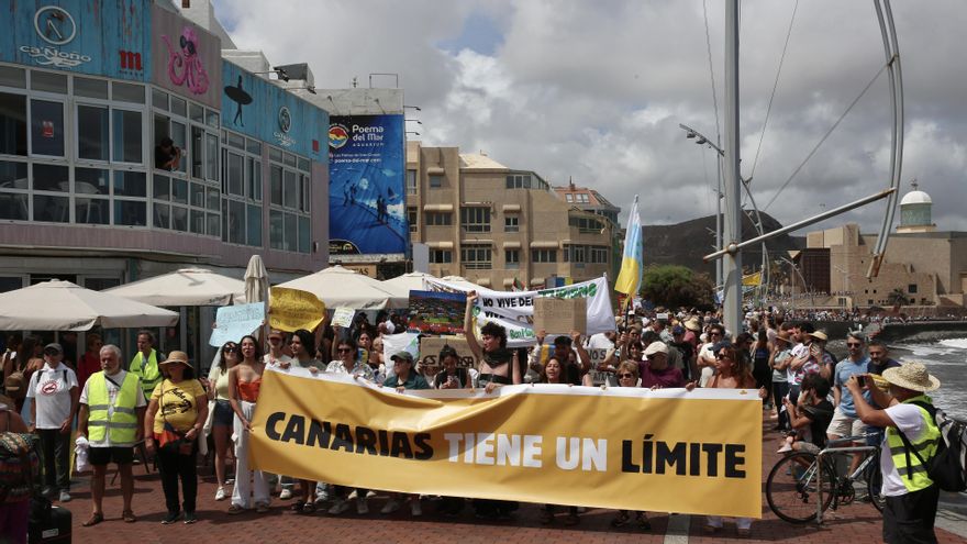 Canarias tiene un límite teme el "colapso sanitario" por el aumento de la población y el turismo