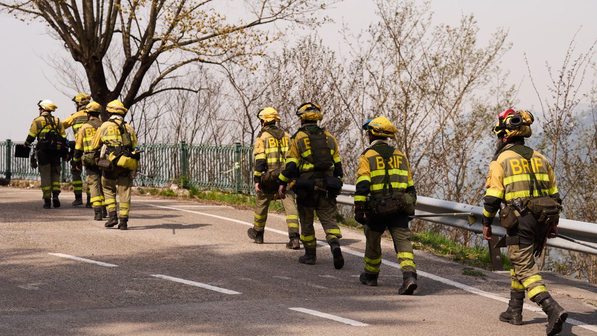 Activos tres incendios forestales en Cantabria
