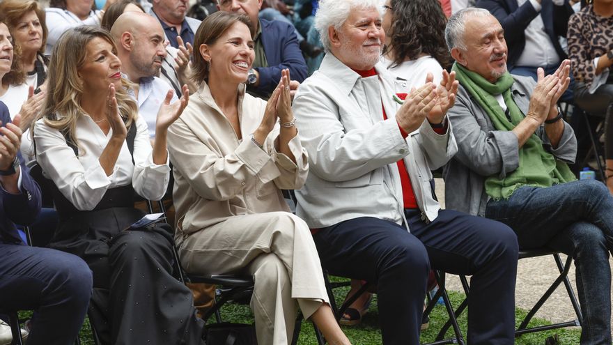 Almodóvar recibe el premio Julián Besteiro por "alcanzar el éxito y no olvidar la causa"