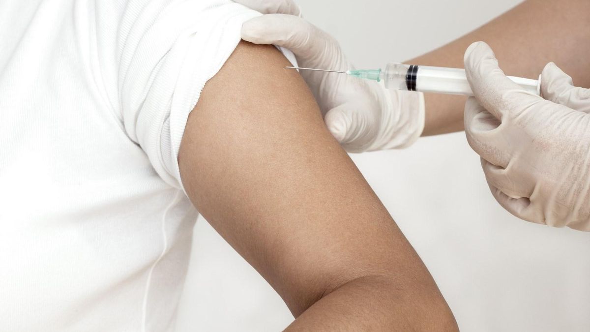 Galicia amplía a los varones de hasta 25 años la vacunación contra el virus del papiloma humano