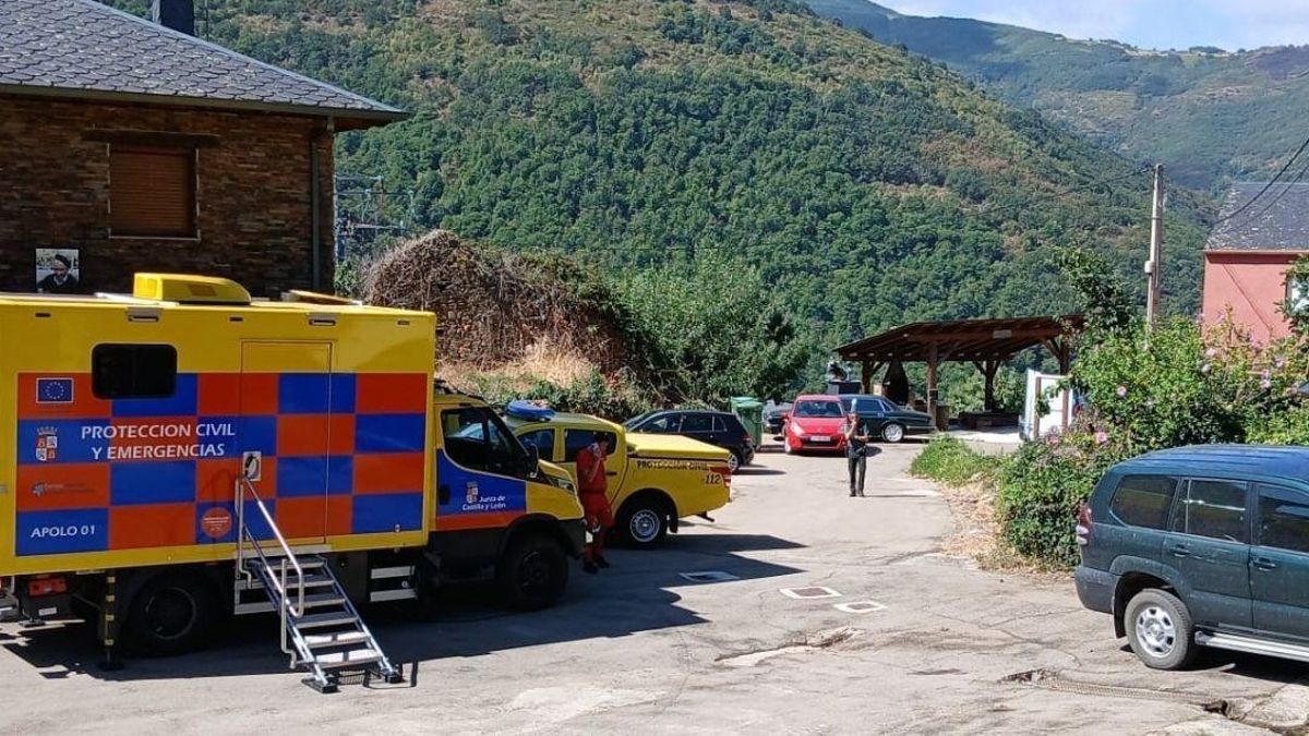 Puesto de Mando Avanzado de Protección Civil en Santalavilla para la búsqueda de la vecina.