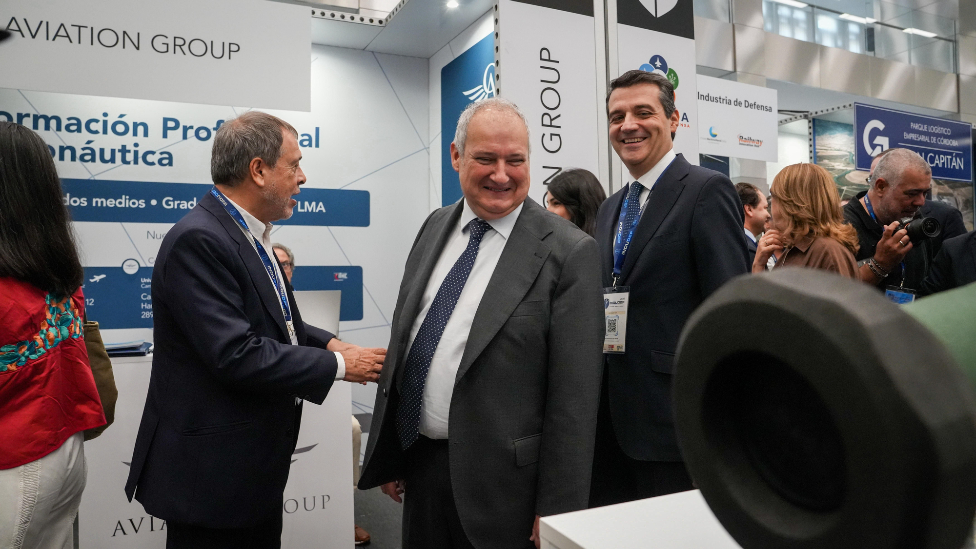 El ministro de Industria y Turismo, Jordi Hereu, y el alcalde de Córdoba, José María Bellido, durante la apertura del Foro Internacional de Defensa Indudef