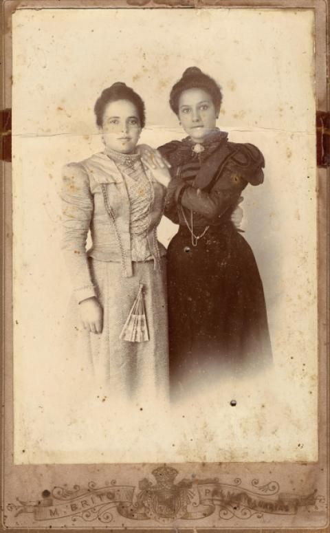 Retrato femenino (ref. 5050), 1900-1910. Foto: Fotógrafos y Dibujantes