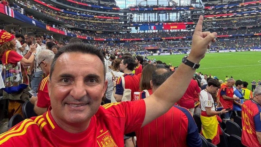 Un alcalde del PP, amigo de Pérez Llorca, viajó en el charter de la Federación al Mundial y fue a las semifinales y la final