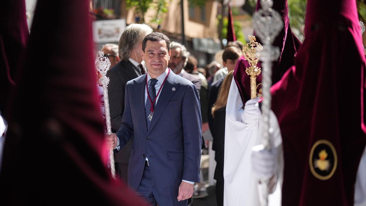 La irreal Semana Santa "sin política" del Gobierno andaluz: un centenar de actos cofrades entre Moreno y sus consejeros