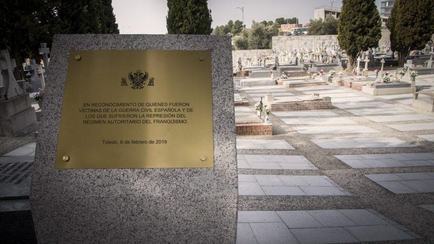 En busca de los nombres y apellidos de los represaliados enterrados en el cementerio de Toledo: "Son cientos, podrían ser miles"