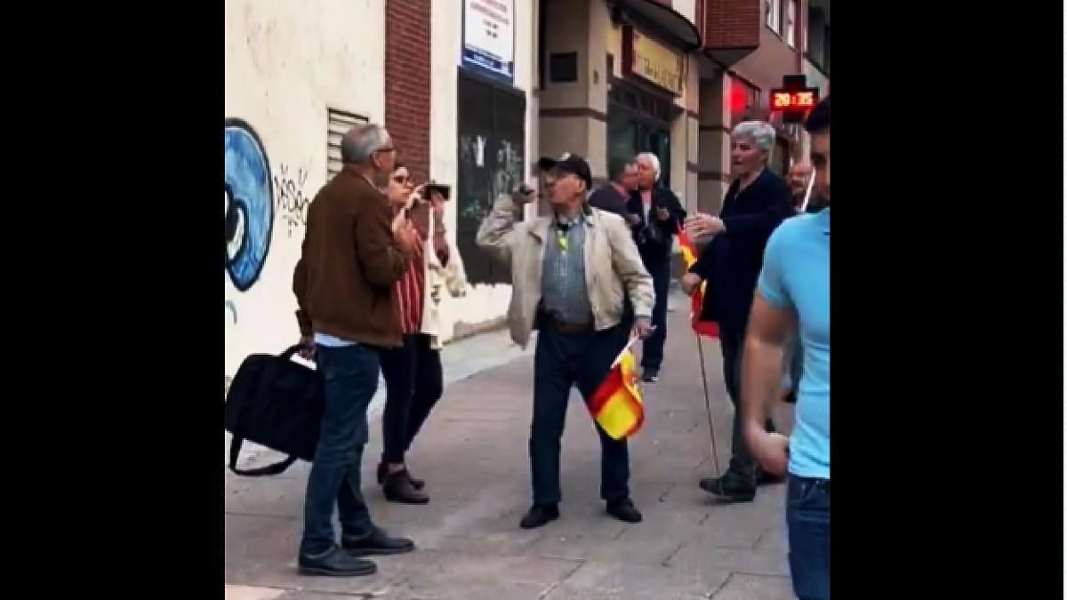 La Justicia ordena repetir el juicio de uno de los agresores de Olegario Ramón frente a la sede del PSOE de Ponferrada