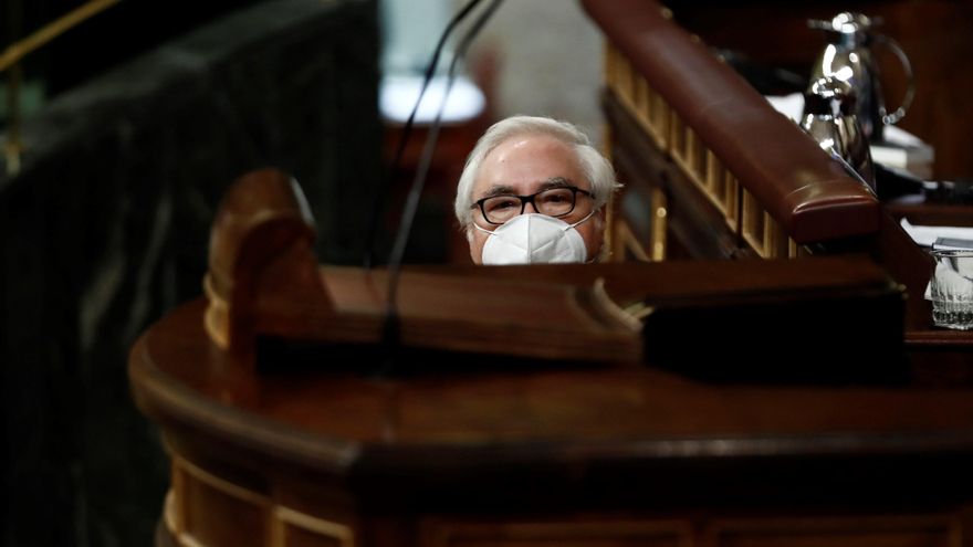El ministro de Universidades, Manuel Castells, durante su intervención en el pleno del Congreso de este miércoles. EFE/ Mariscal