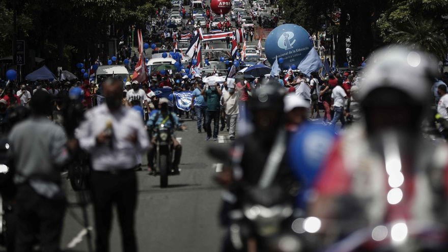 El Gobierno dialoga con los manifestantes para terminar con las protestas en Costa Rica