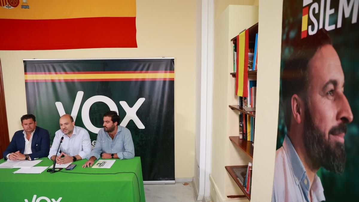 Vox amaga con dejar de apoyar al PP de Sanz en Sevilla y anuncia un recurso judicial contra la futura mezquita