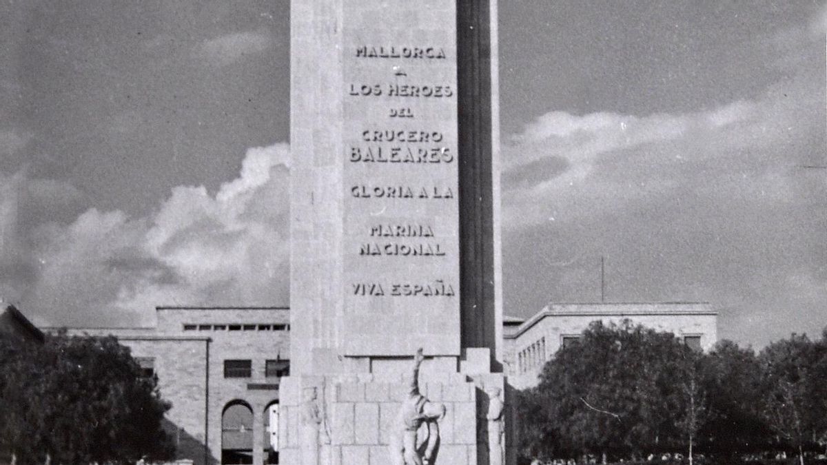 PP y Vox elevan a patrimonio protegido el monumento franquista que glorifica a los autores de la masacre de 'La Desbandá'