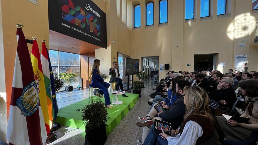 Críticas por el gasto de 12.000 euros para el acto de la Estrategia 2050, 2.000 euros para la influencer que lo presentó