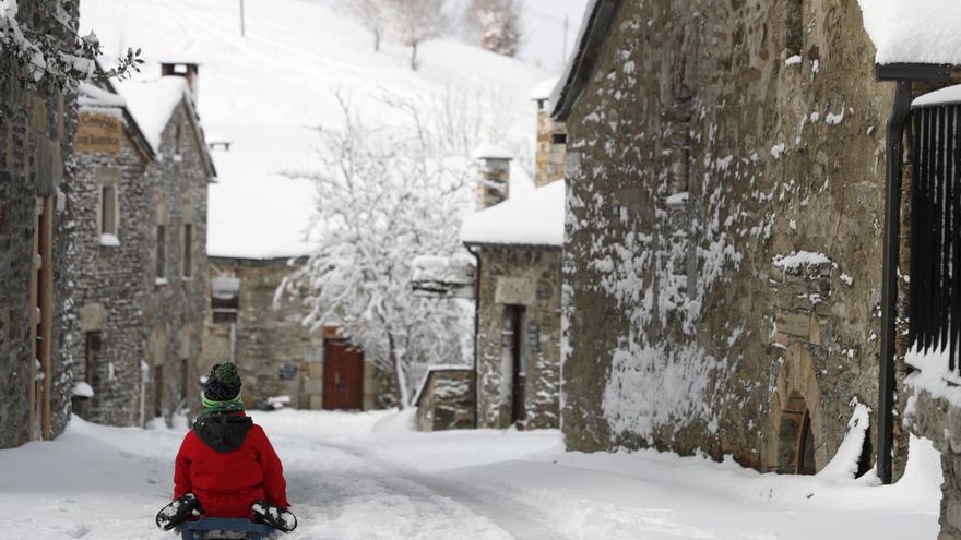 La Aemet avisa de lluvias y ambiente frío para este martes, víspera de Nochebuena