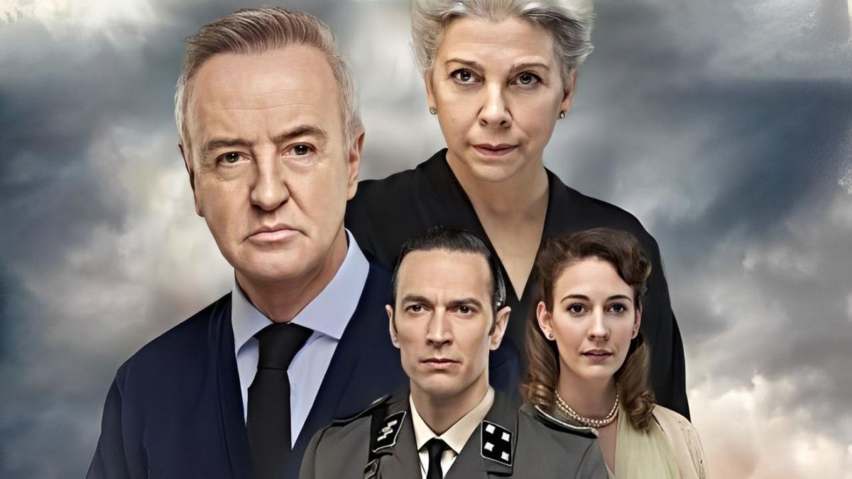 Carlos Hipólito, Kiti Mánver, Cristóbal Suárez y Marta Velilla en la obra 'Música para Hitler'.