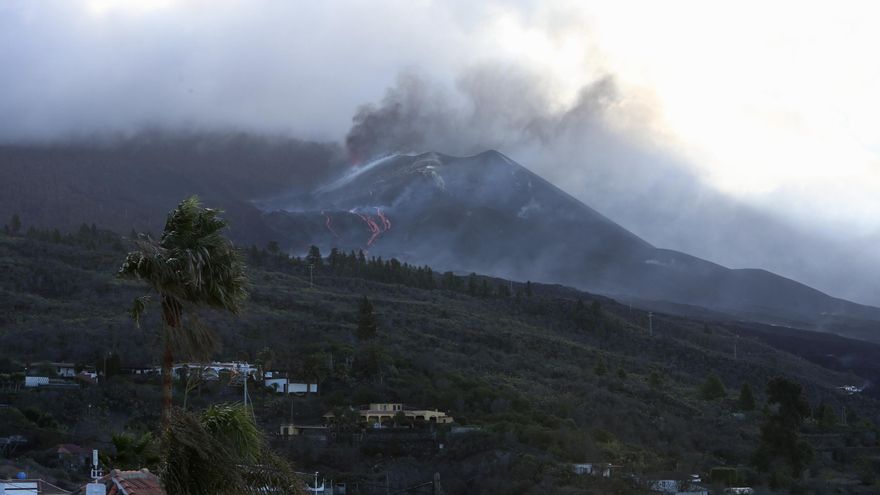 El presidente de Canarias avanza que hay "indicios científicos" de que la erupción de La Palma finalice este año